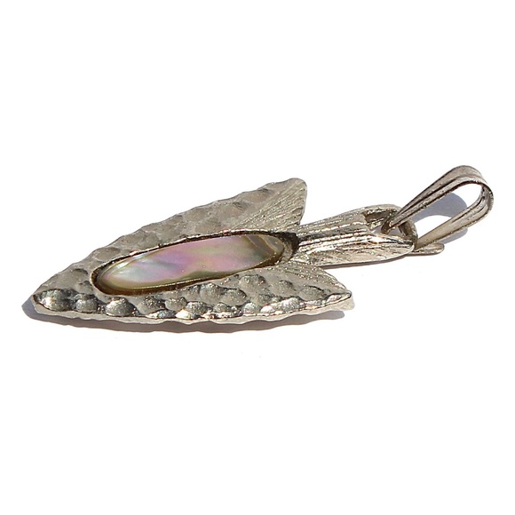 Vintage Arrowhead Pendant Abalone Shell Inlay Silver Tone Hammered Texture - Picture 2 of 4